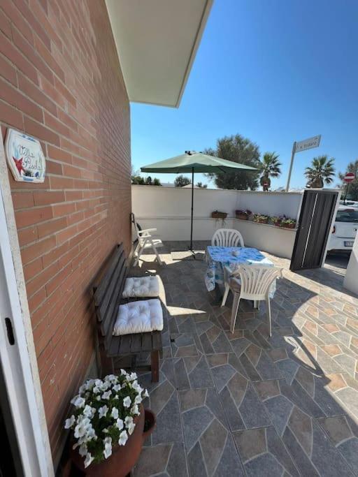 Villa Pisola Fiumicino Airport - Seafront Екстер'єр фото