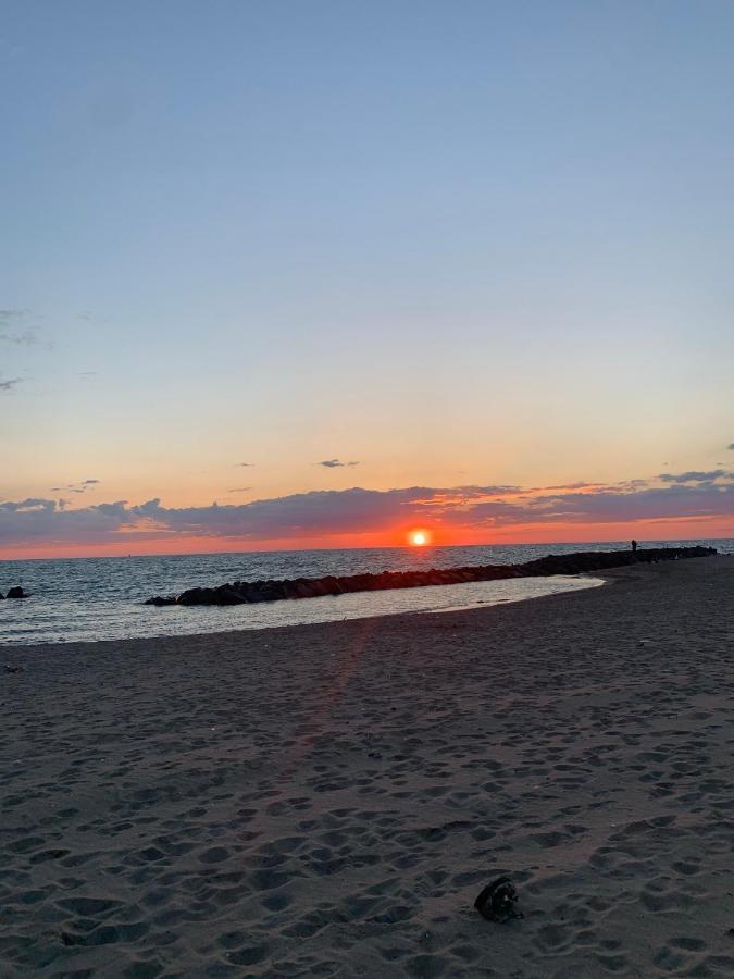 Villa Pisola Fiumicino Airport - Seafront Екстер'єр фото