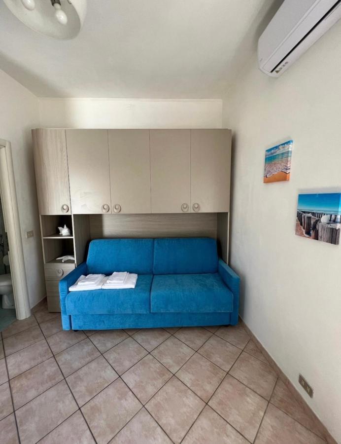 Villa Pisola Fiumicino Airport - Seafront Екстер'єр фото