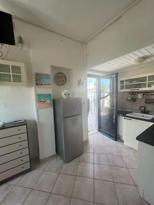 Villa Pisola Fiumicino Airport - Seafront Екстер'єр фото