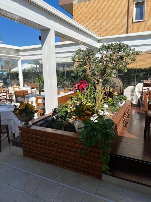 Villa Pisola Fiumicino Airport - Seafront Екстер'єр фото