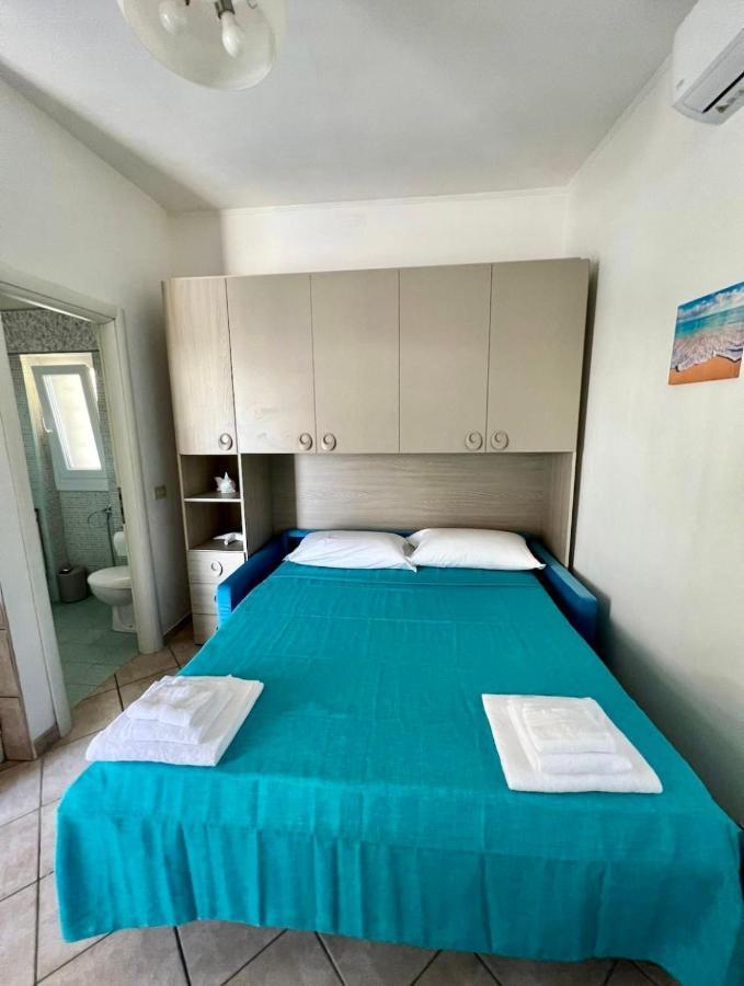Villa Pisola Fiumicino Airport - Seafront Екстер'єр фото