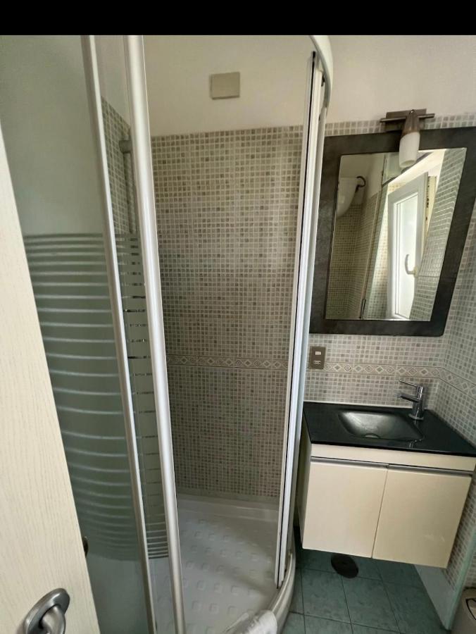 Villa Pisola Fiumicino Airport - Seafront Екстер'єр фото