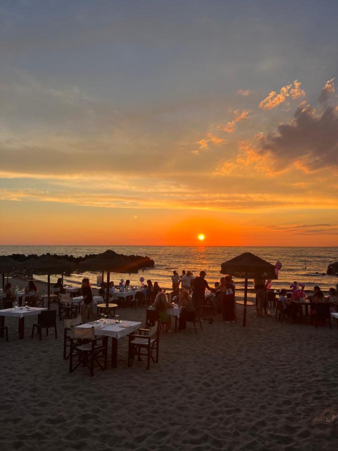 Villa Pisola Fiumicino Airport - Seafront Екстер'єр фото